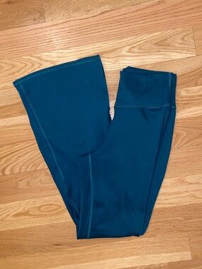 125 Gilly hicks flare leg split hem teal size medium